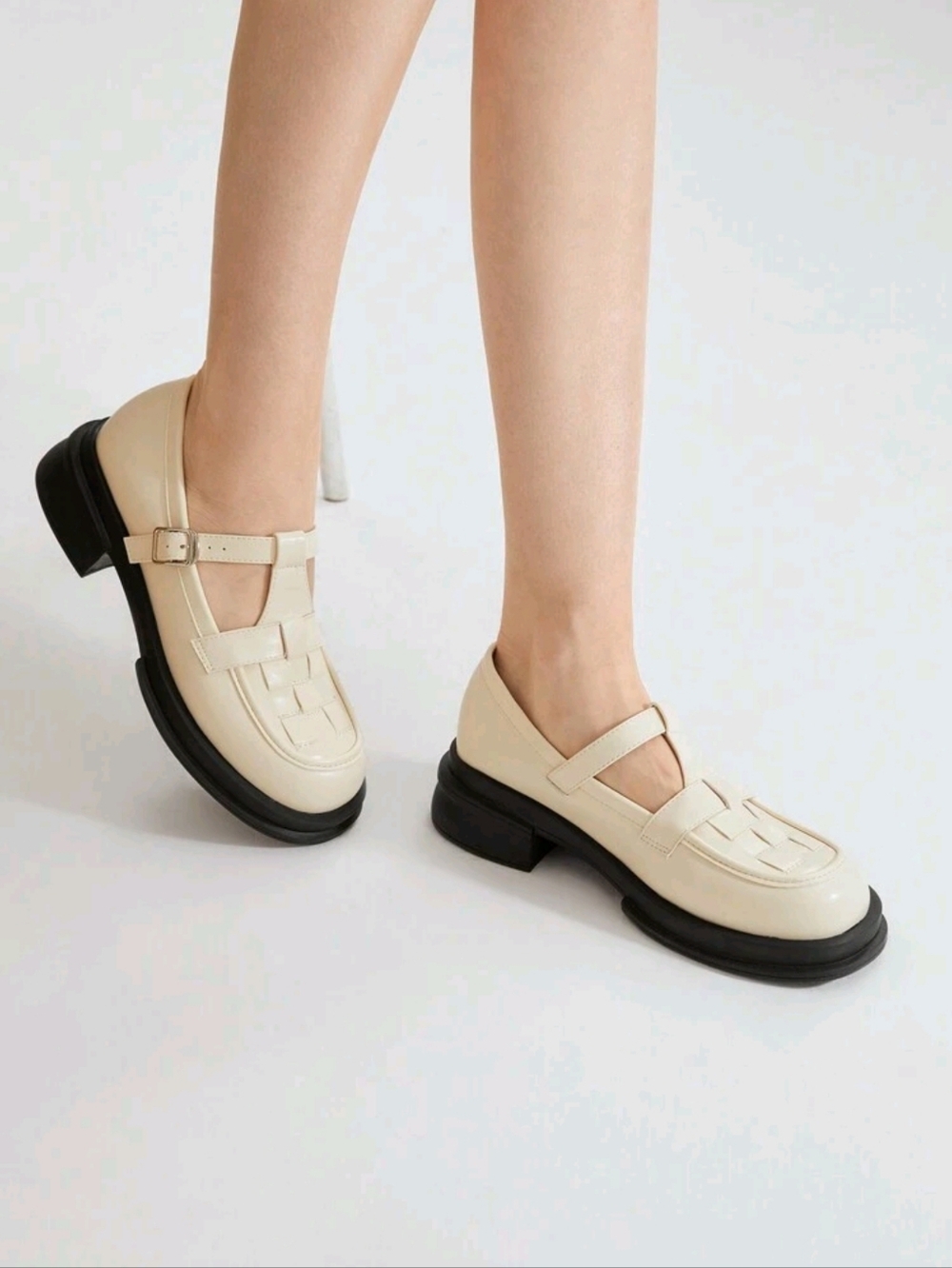 Classic Cream Mary Jane Loafers – Size 8.5 | Excellent Condition ✨